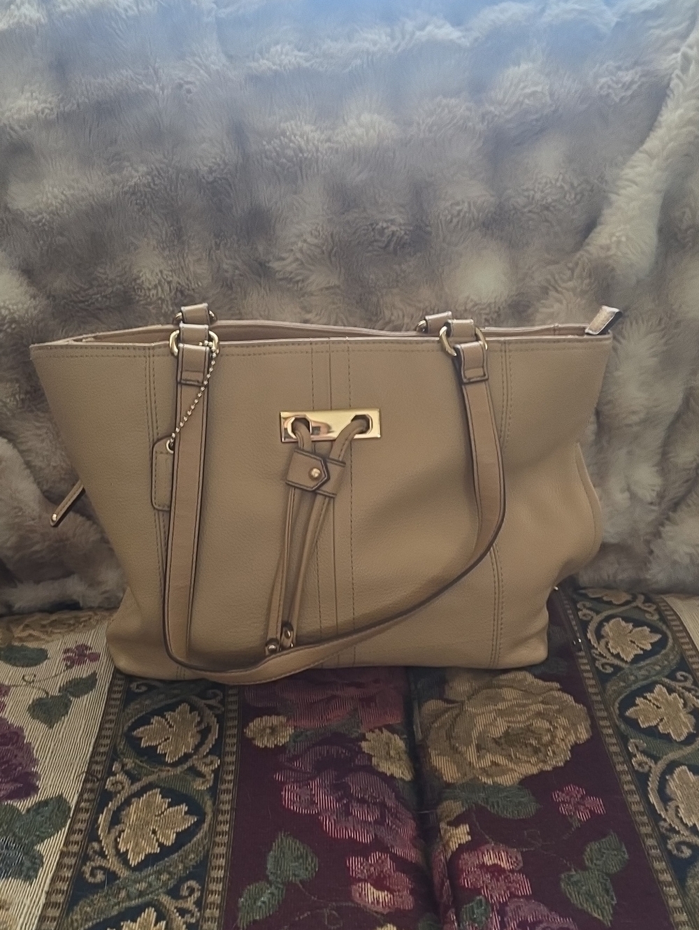 Classic Leather Tote Bag in Taupe Clarks